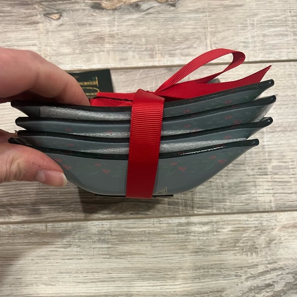 Set Of Four Small Glass Bowl - Picture 3 of 5